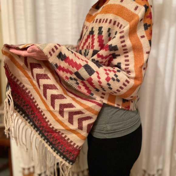 Vintage Native American design Tassel Shawl Scarf Wrap - Picture 3 of 8